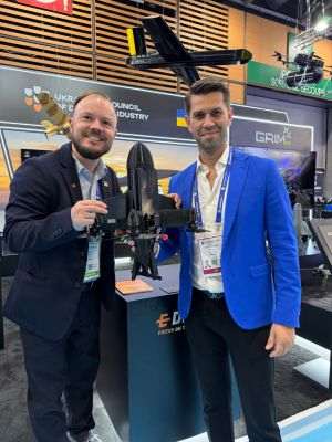 Viktor Yevpak, CEO EDRONE si Mihai Filip, CEO OVES Enterprise